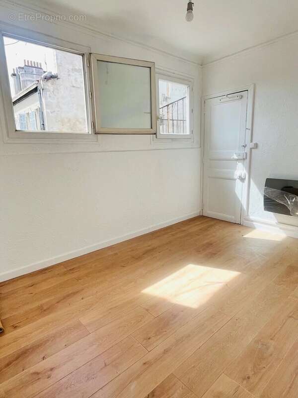 Appartement à MARSEILLE-5E