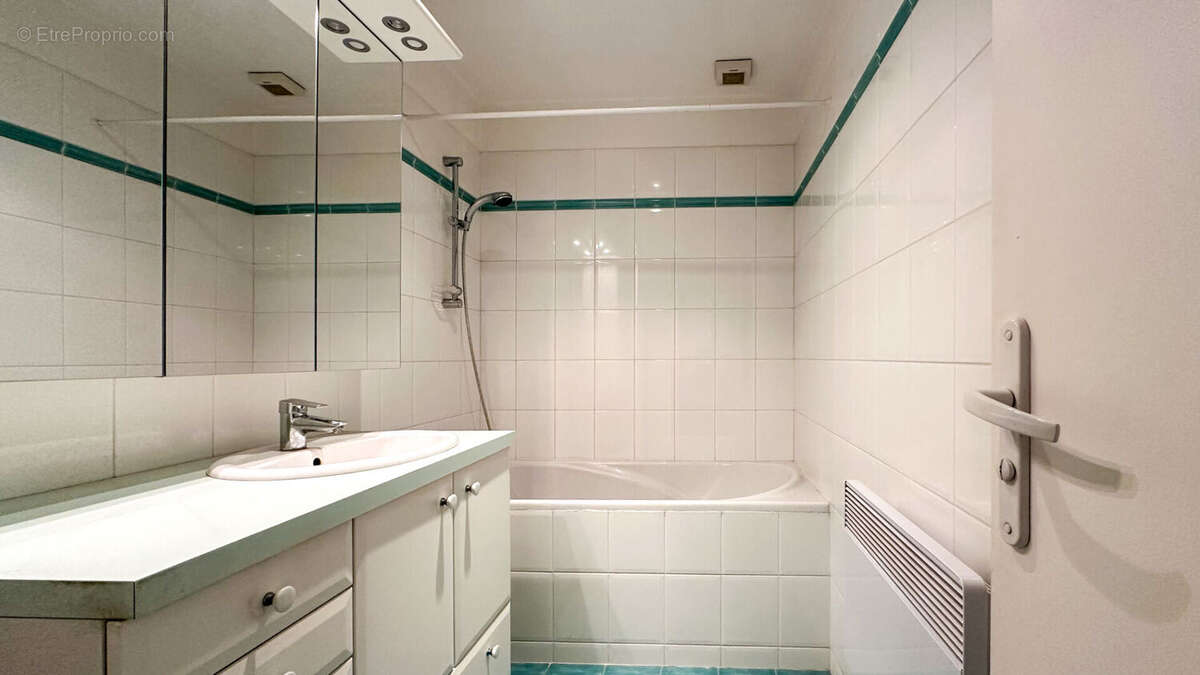 Appartement à PARIS-8E