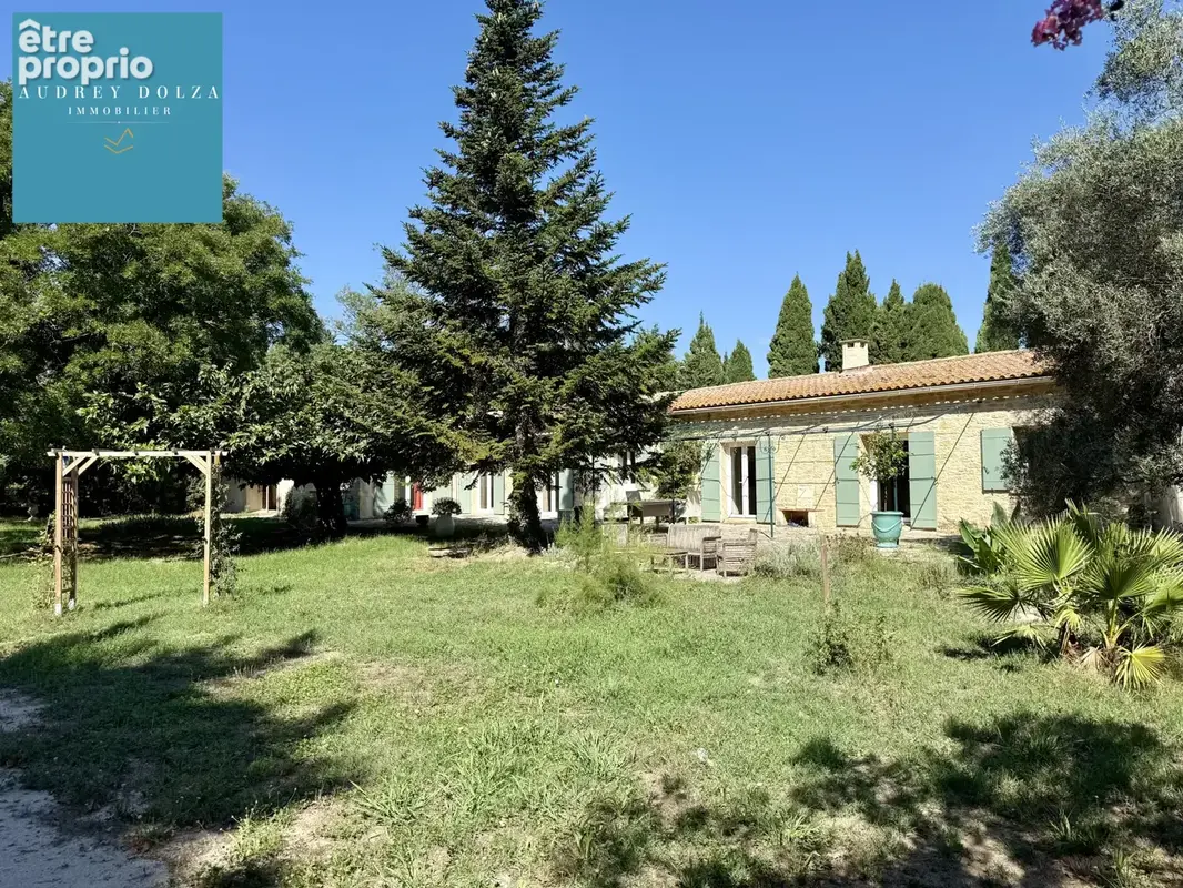Propriété familiale de 185 m2 de plain-pied avec grandes dépendances - Salon de Provence - 890 000€ FAI - photo 18