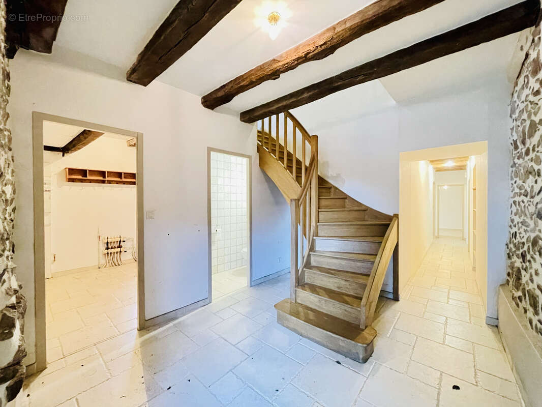 Maison à LESIGNAC-DURAND