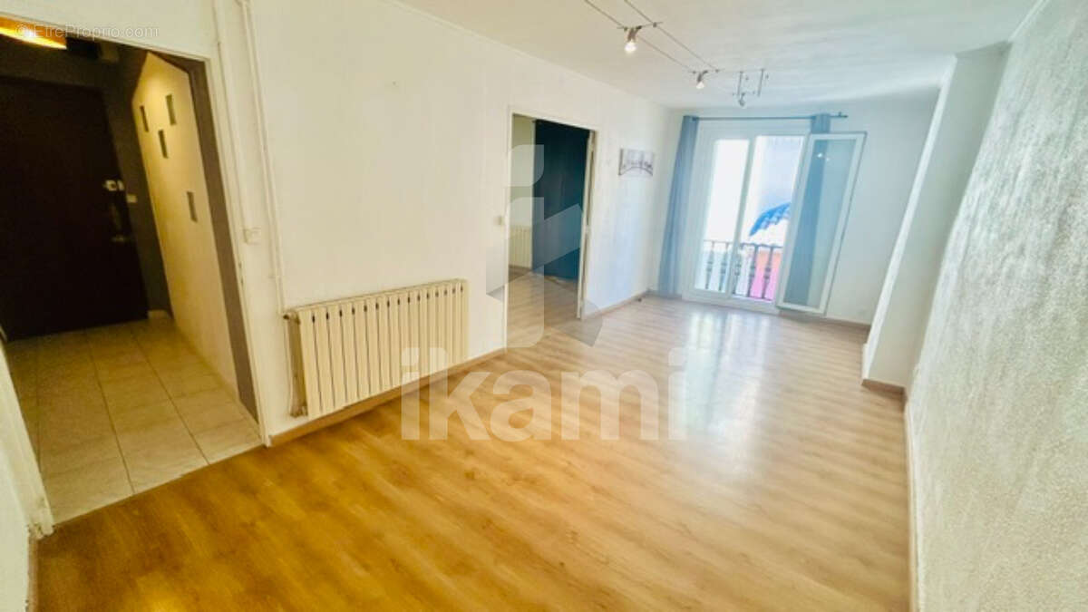 En vente à Tournon-Sur-Rhône : grand appartement avec terrasse - photo 6