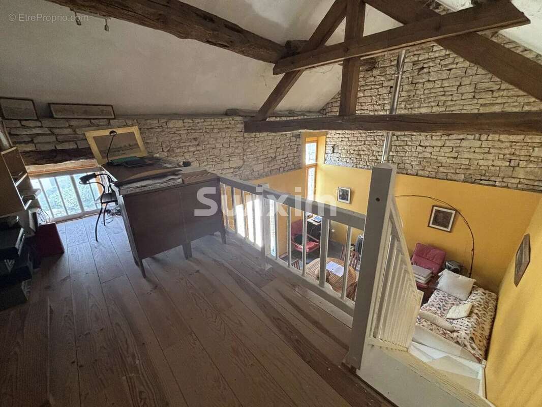 Maison à NOYERS