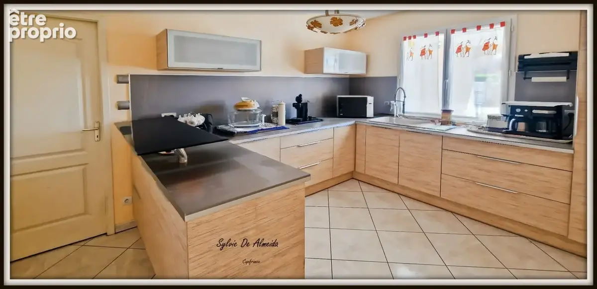 Maison à vendre Plain Pied 5 pièces, 4 chambres, environ 135 m² BAGE LA VILLE (01) terrain 867 m² clos double garage - photo 4
