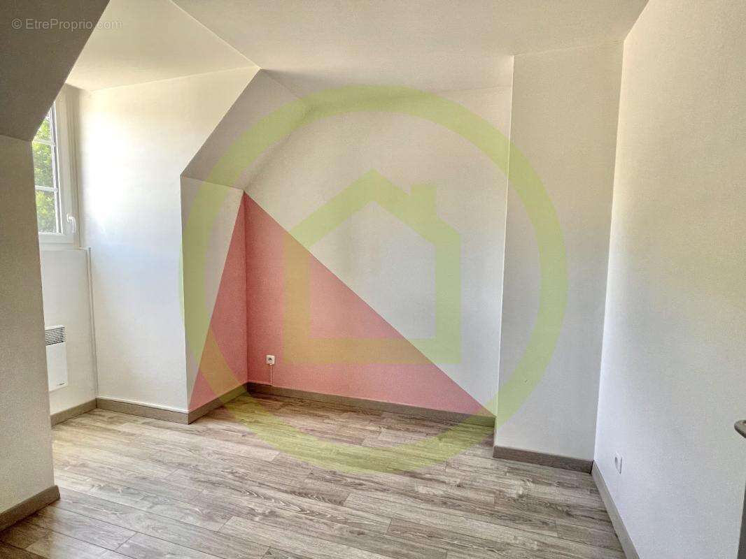 Maison à PUISEUX-LE-HAUBERGER