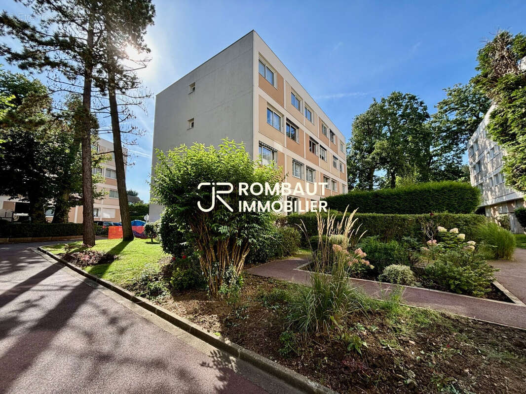 Appartement à LA CELLE-SAINT-CLOUD