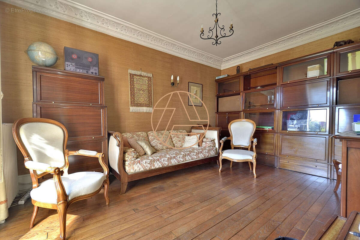 Maison à SAINT-MAUR-DES-FOSSES