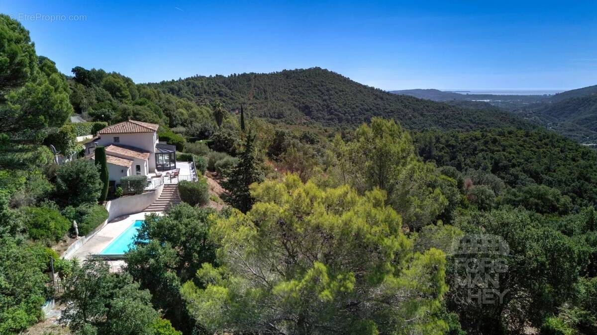 Maison à PEYMEINADE