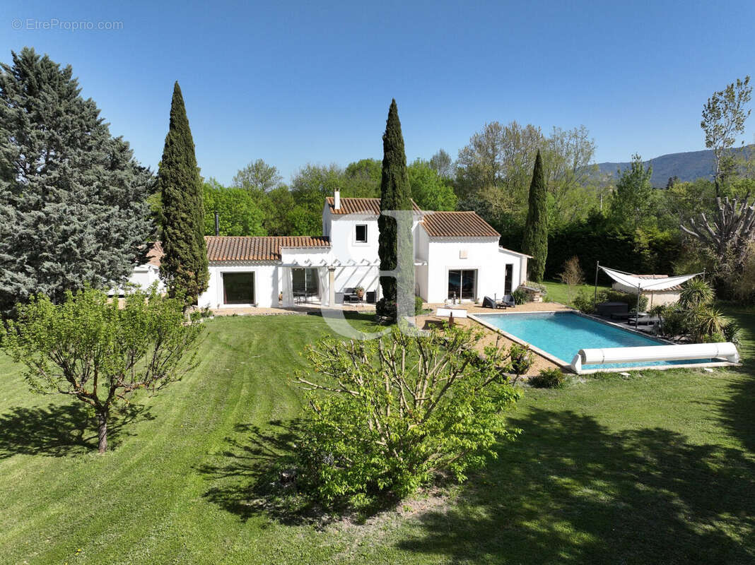 Maison 190 m² à L'isle-Sur-La-Sorgue  - photo 7