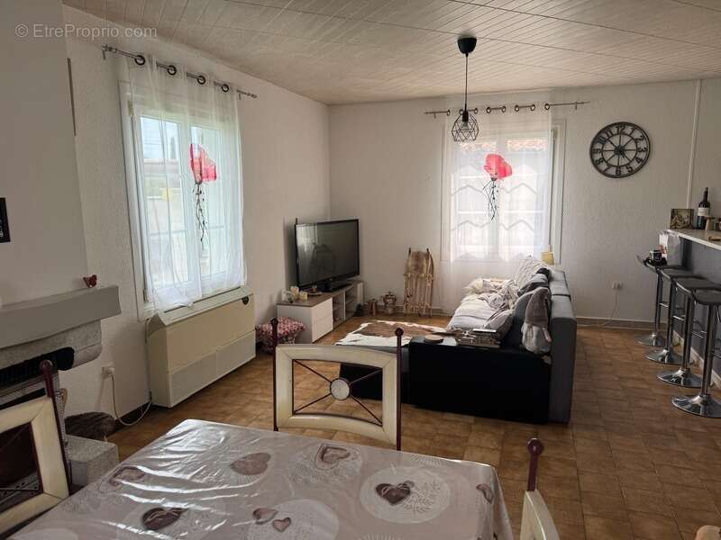 Vente Maison de Plain-Pied T5-4 avec Piscine et Garages – Peyruis (04) - photo 14