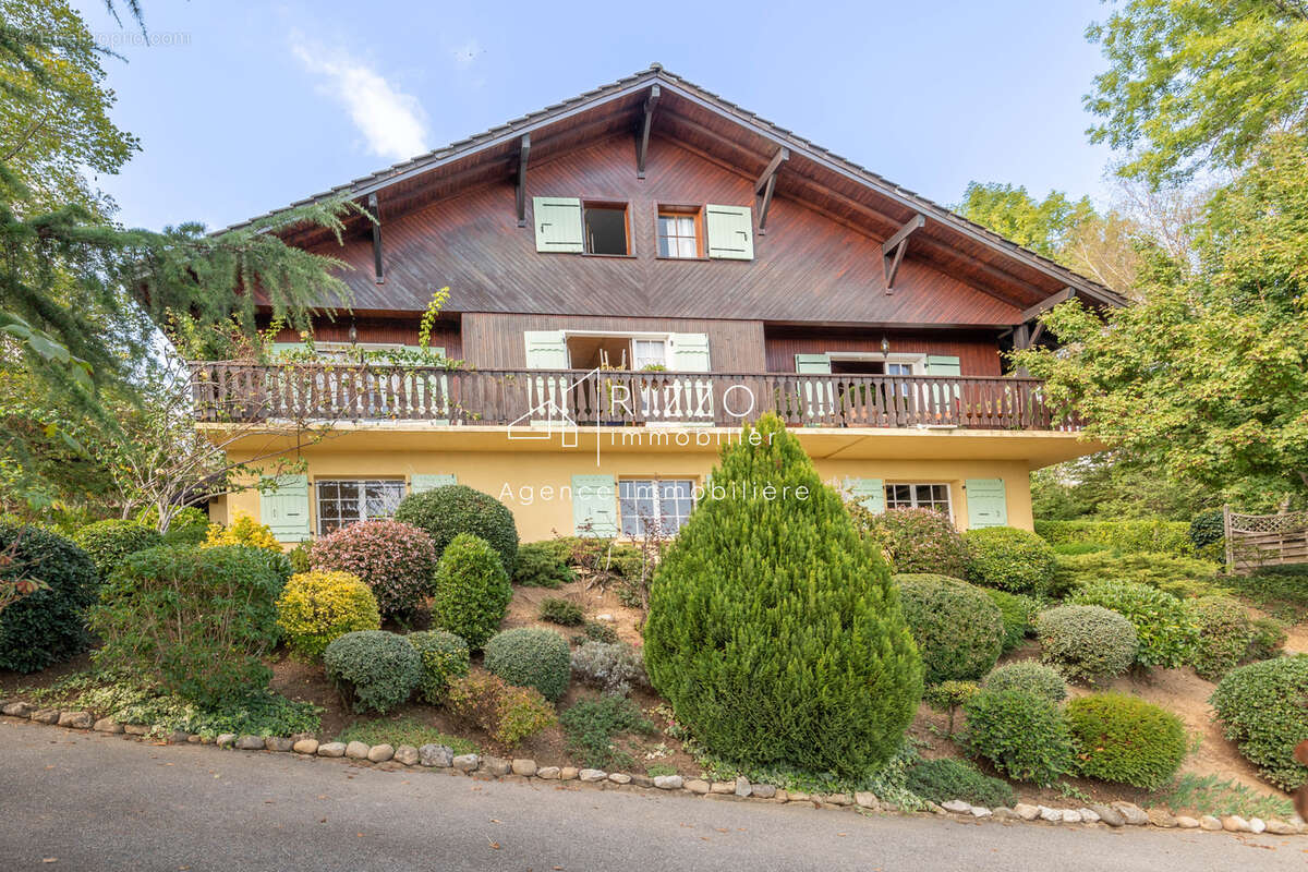 Chalet avec vue exceptionnelle Lac Léman & Mont Blanc   2 logements   227 m2 - photo 20