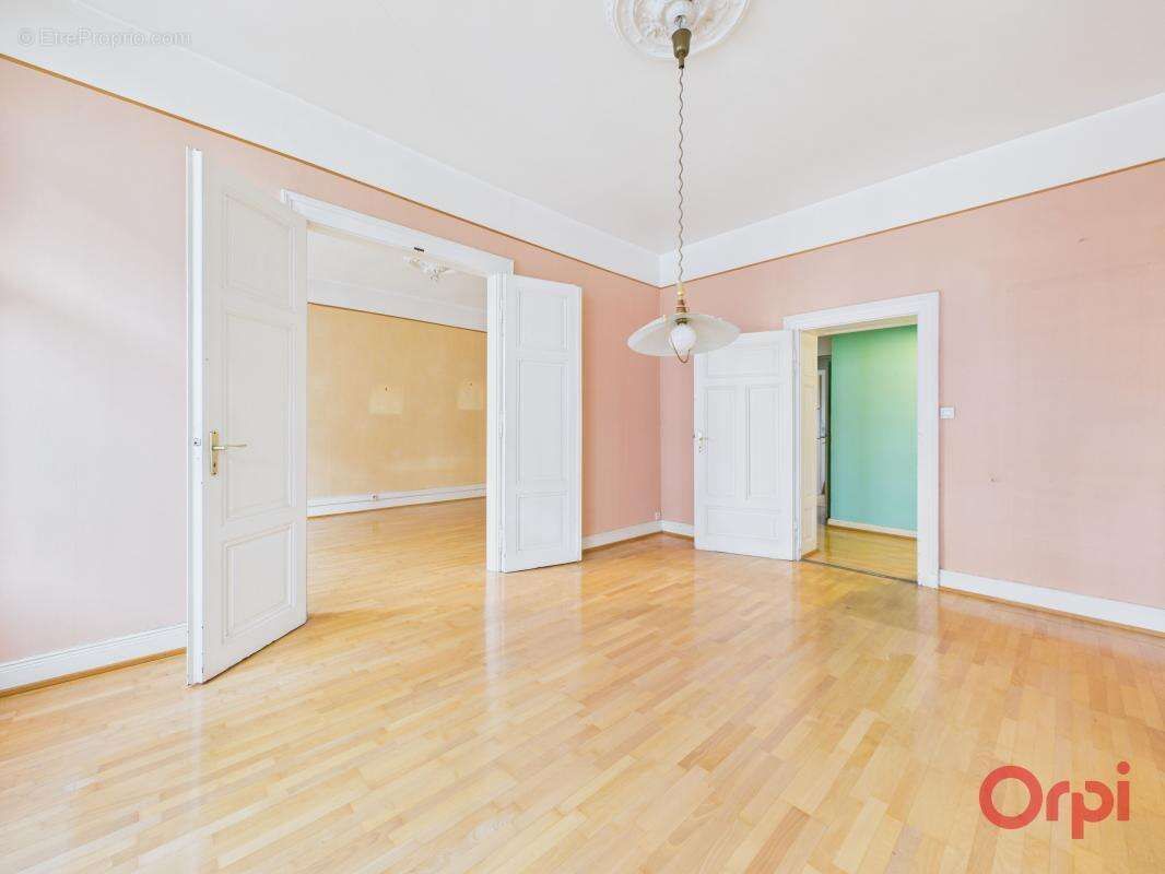 Superbe appartement bourgeois de 130 m² avec balcon - photo 5