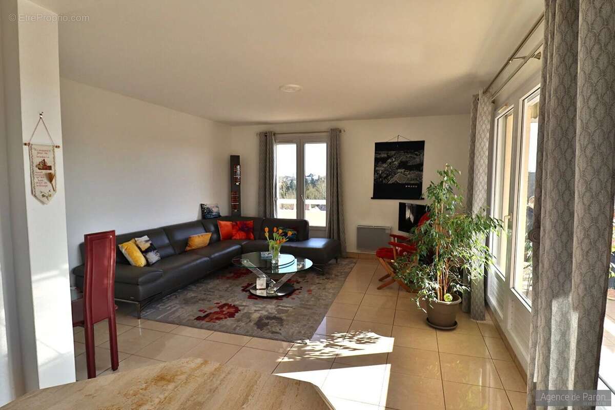 Appartement à VERRIERES-LE-BUISSON
