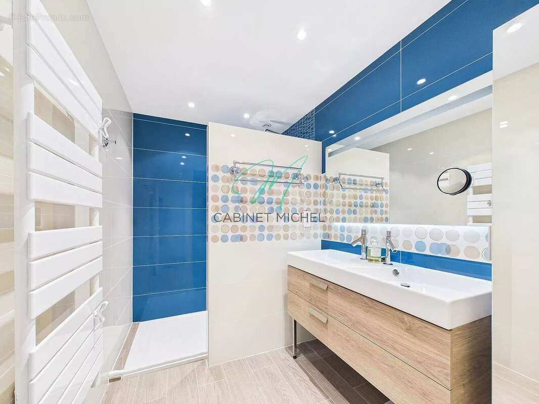 Appartement à MANDELIEU-LA-NAPOULE