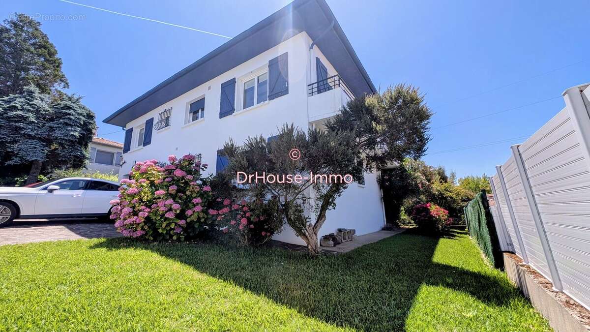 Maison 184 m² à Hendaye  - photo 3