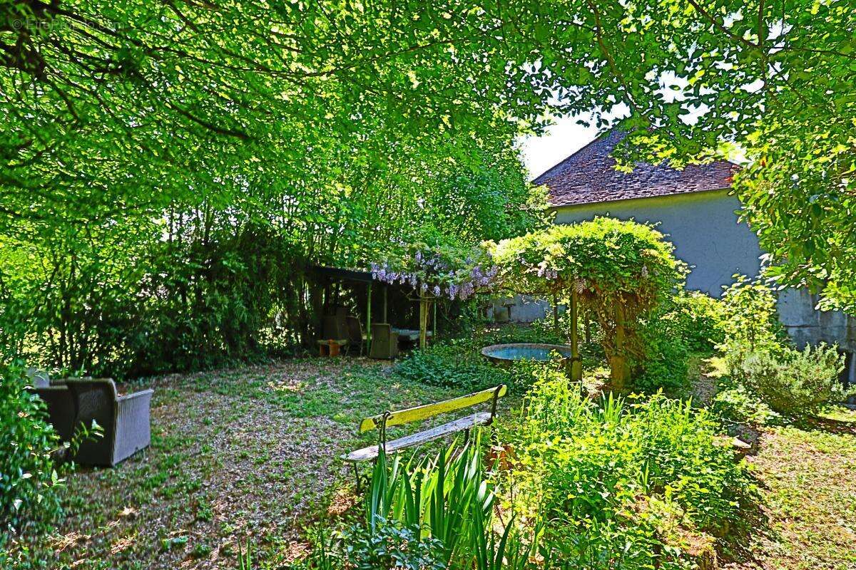 Maison à SAINT-SATUR