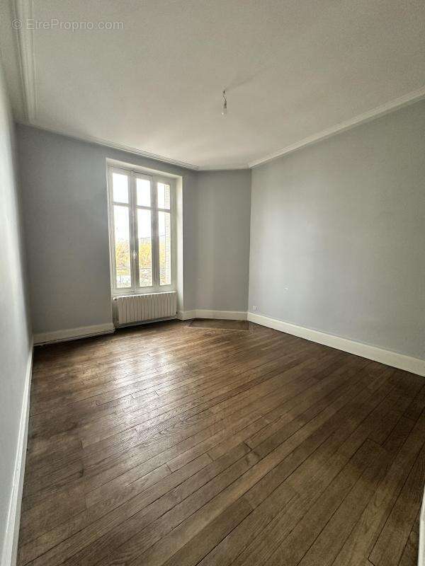 Maison à FLEURY-LES-AUBRAIS