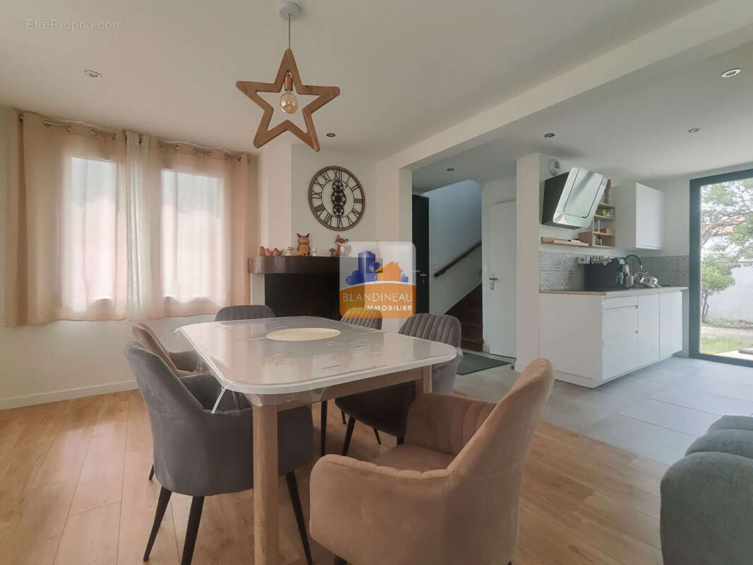 Maison à BOUGUENAIS