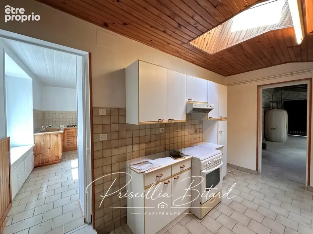 Maison à rénover avec grandes dépendances. Fort potentiel - photo 6