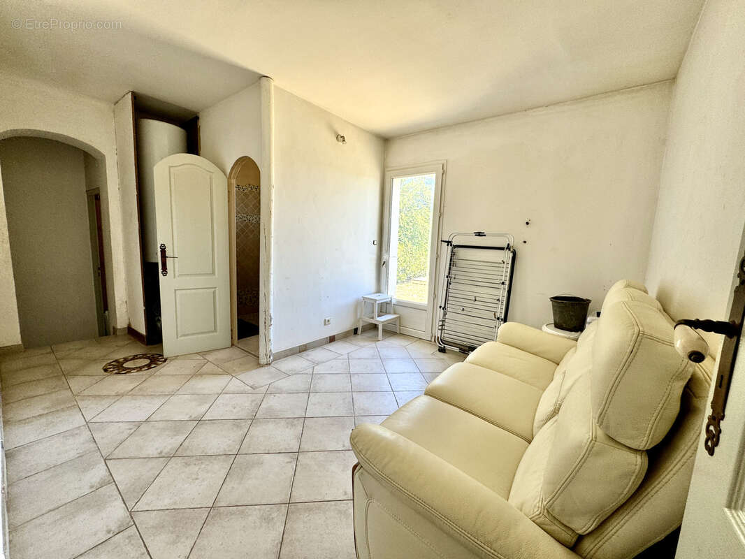 Maison de 110 m2 avec piscine, atelier 50m2, carport 20 m2 et terrain de 1 150 m2 - photo 20