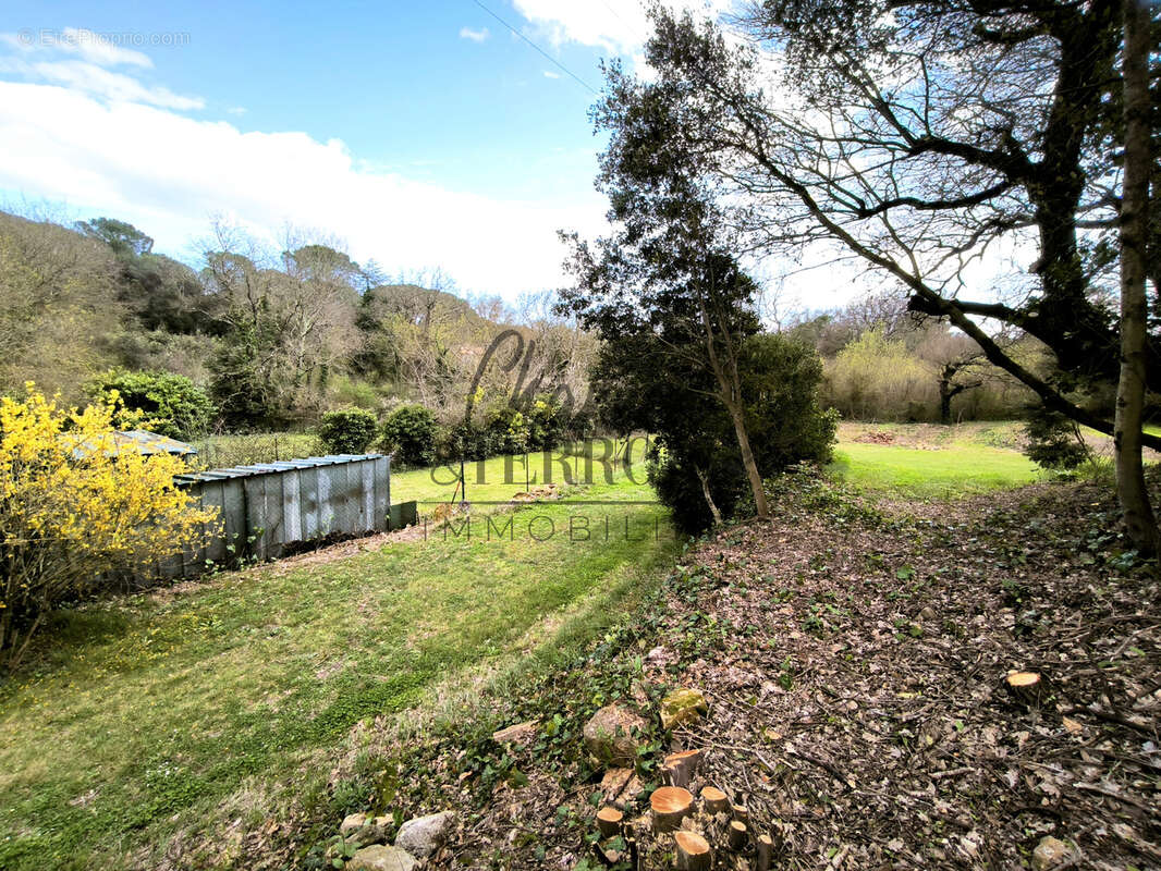 Terrain à UZES
