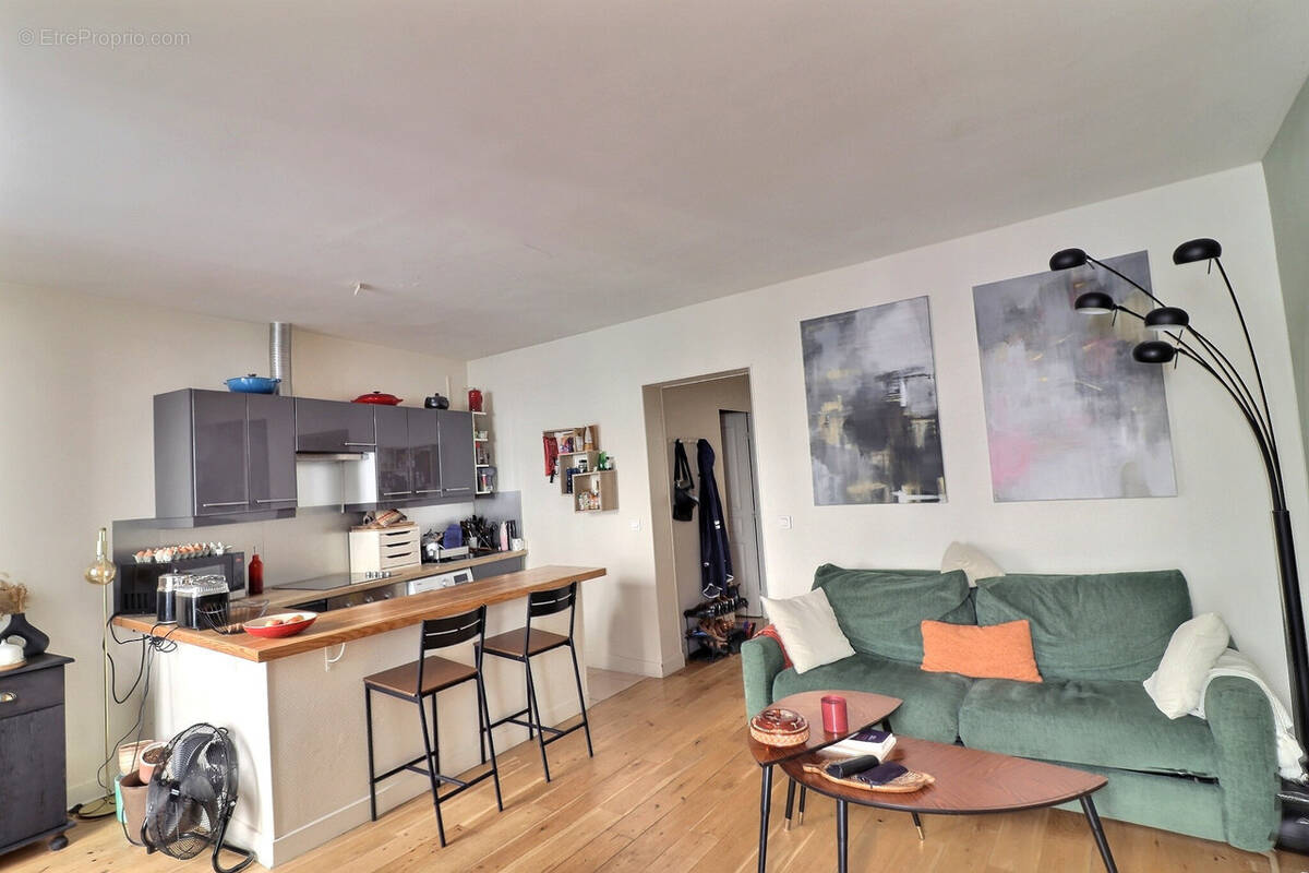 Appartement à PARIS-14E