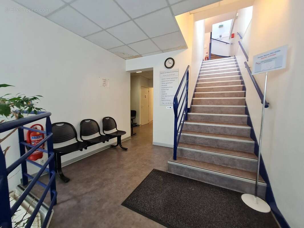 Saint-Cyr l'Ecole - Centre Mairie - photo 4