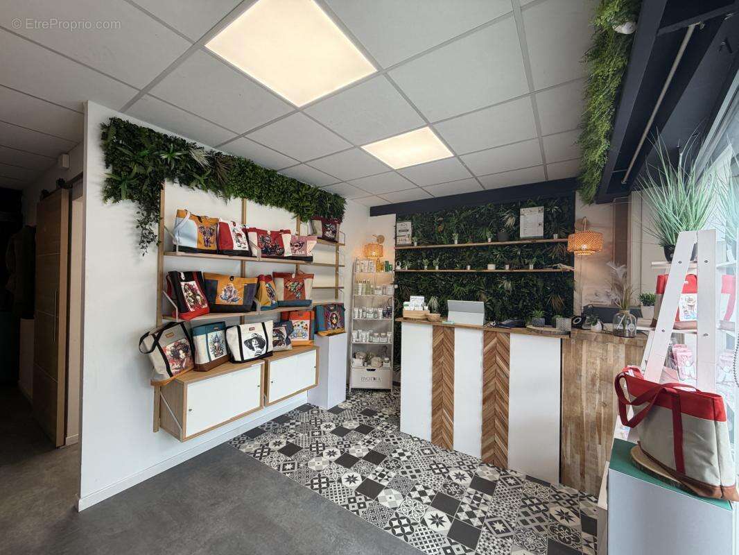 Les Sorinières   Local commercial / professionnel de 46,5 m2 - photo 2