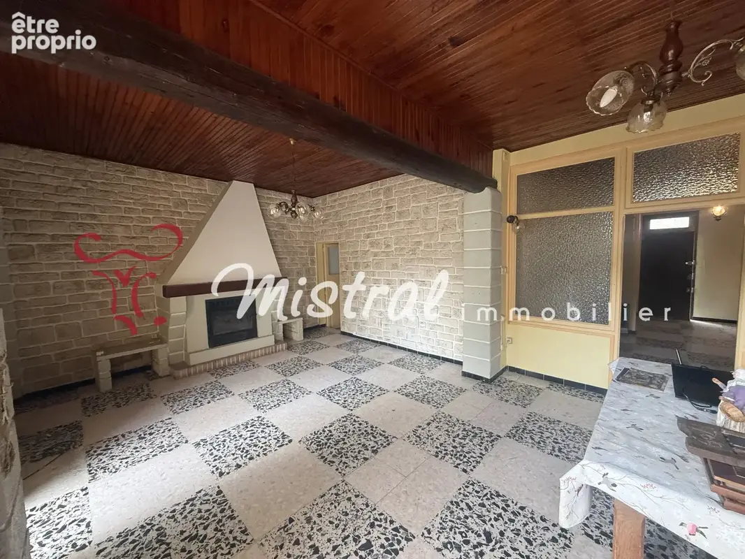 Maison de ville de type p6 avec cour aigues-mortes intra muros - photo 2
