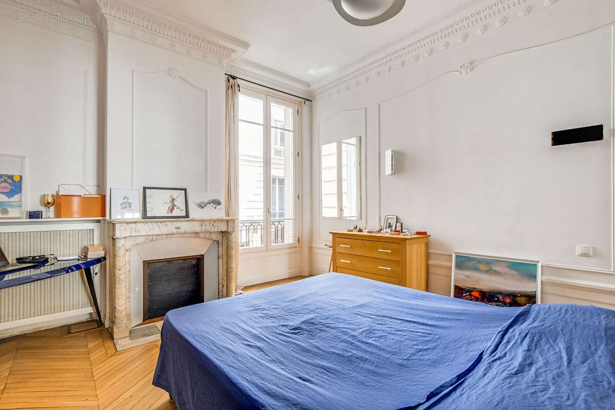 Appartement à PARIS-11E