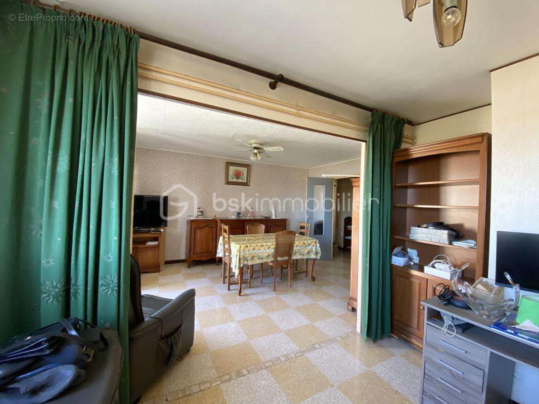 Exclusivite !!! *** appartement traversant avec cave dernier etage toulon *** - photo 4
