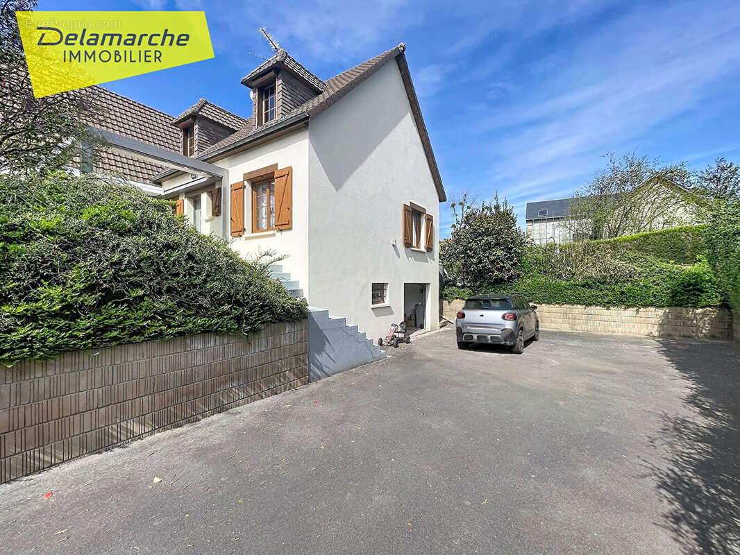 Maison à LONGUEVILLE