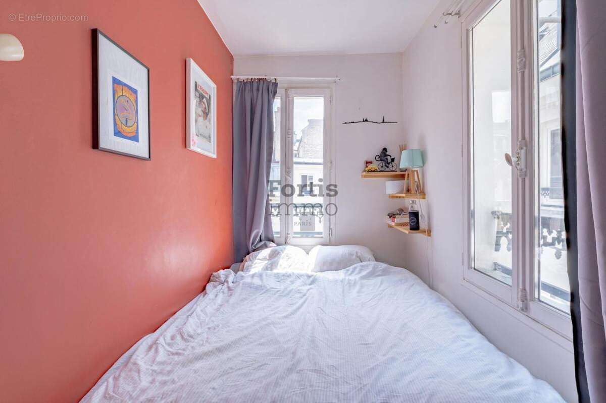 Appartement à PARIS-1E