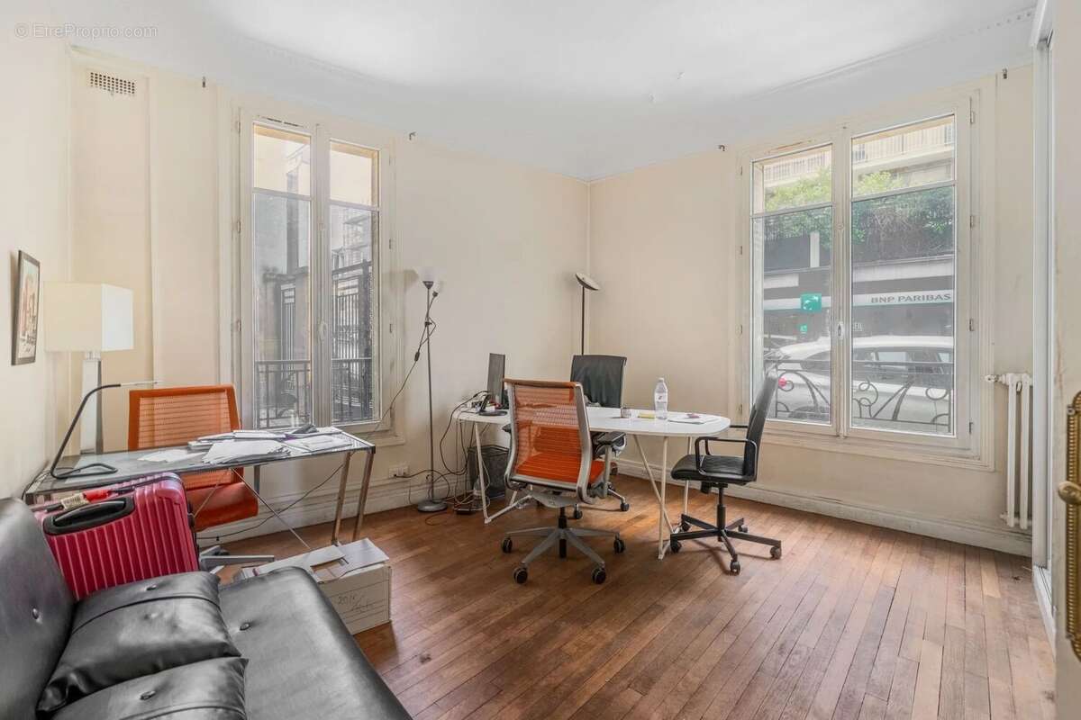 Appartement à NEUILLY-SUR-SEINE