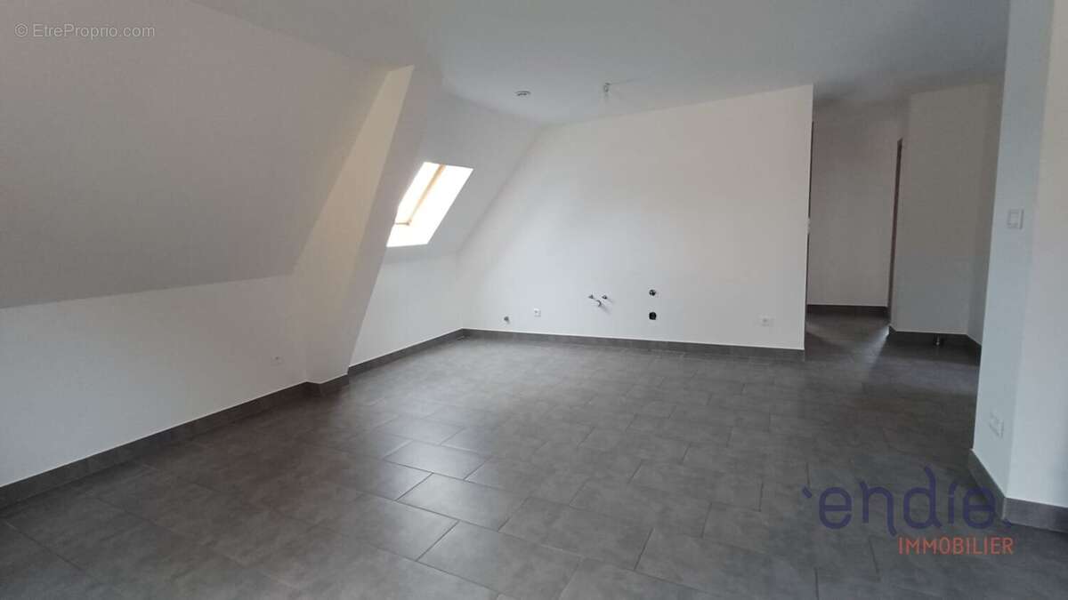 Maison de caractère avec dépendance de 150 m²  Terrain de 27,26 ares - photo 10