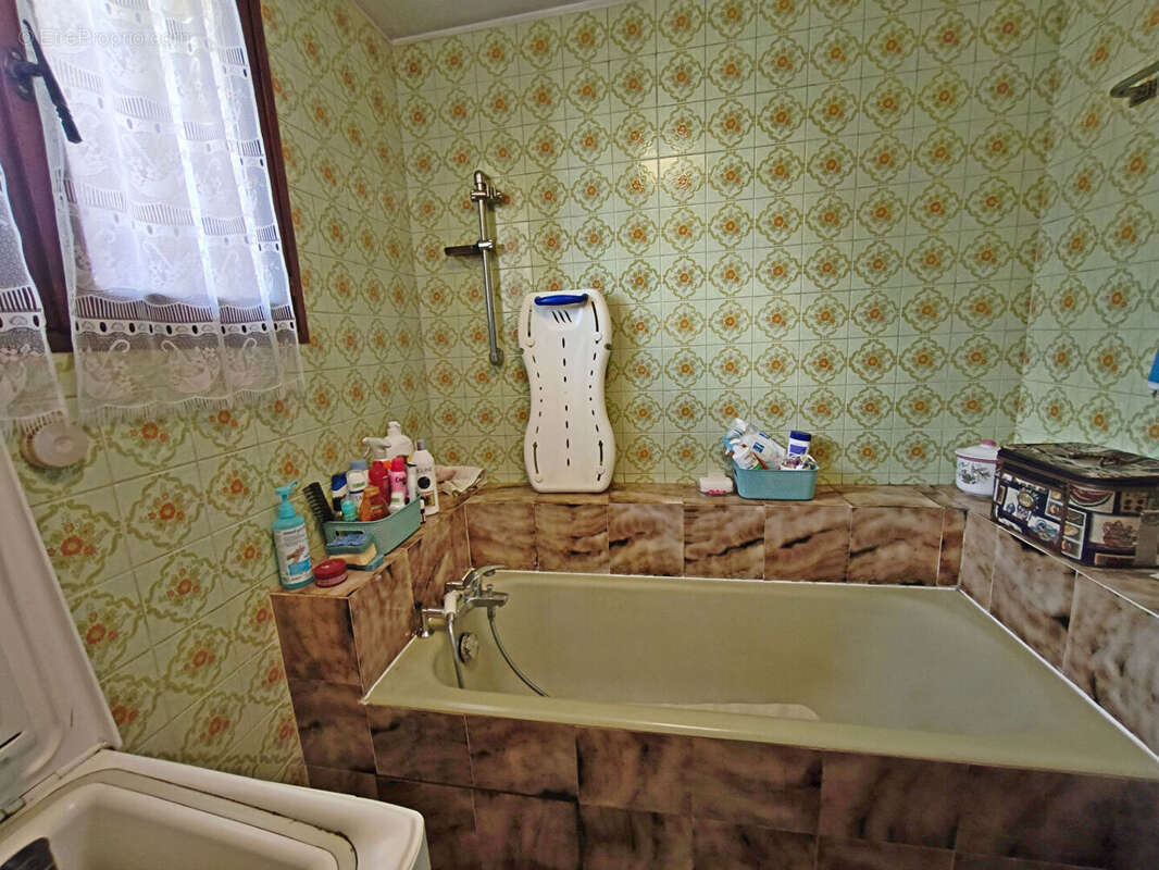 Maison à SAINTE-HELENE-SUR-ISERE
