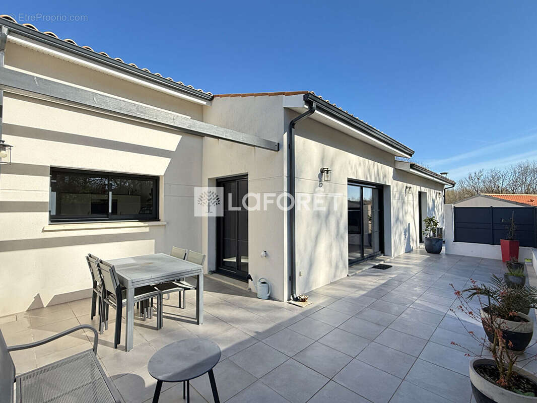 Maison Saintes 4 pièces 119 m2 - photo 11