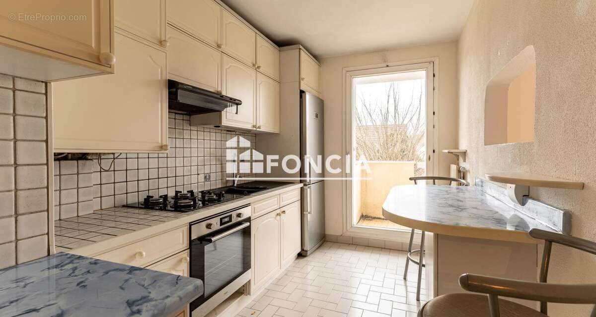 Appartement à PONTAULT-COMBAULT