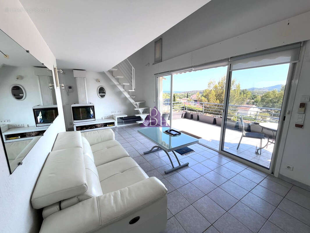 Appartement à BORMES-LES-MIMOSAS