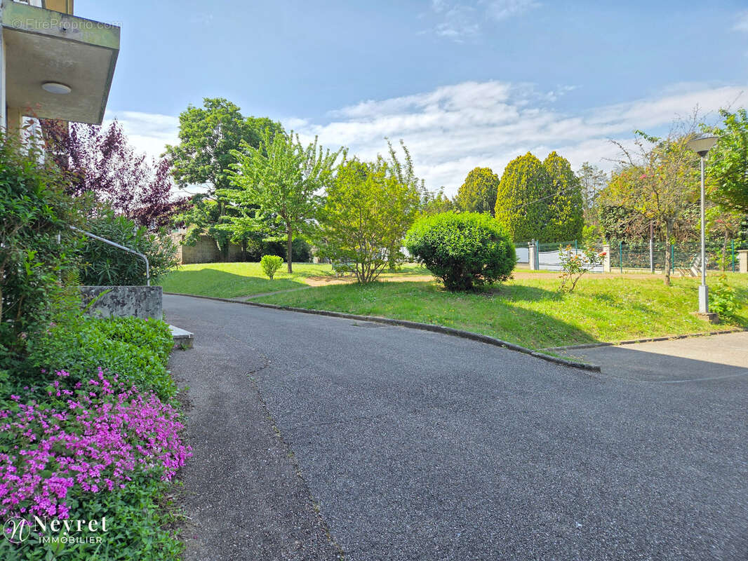 Appartement à SAINT-GENIS-LAVAL