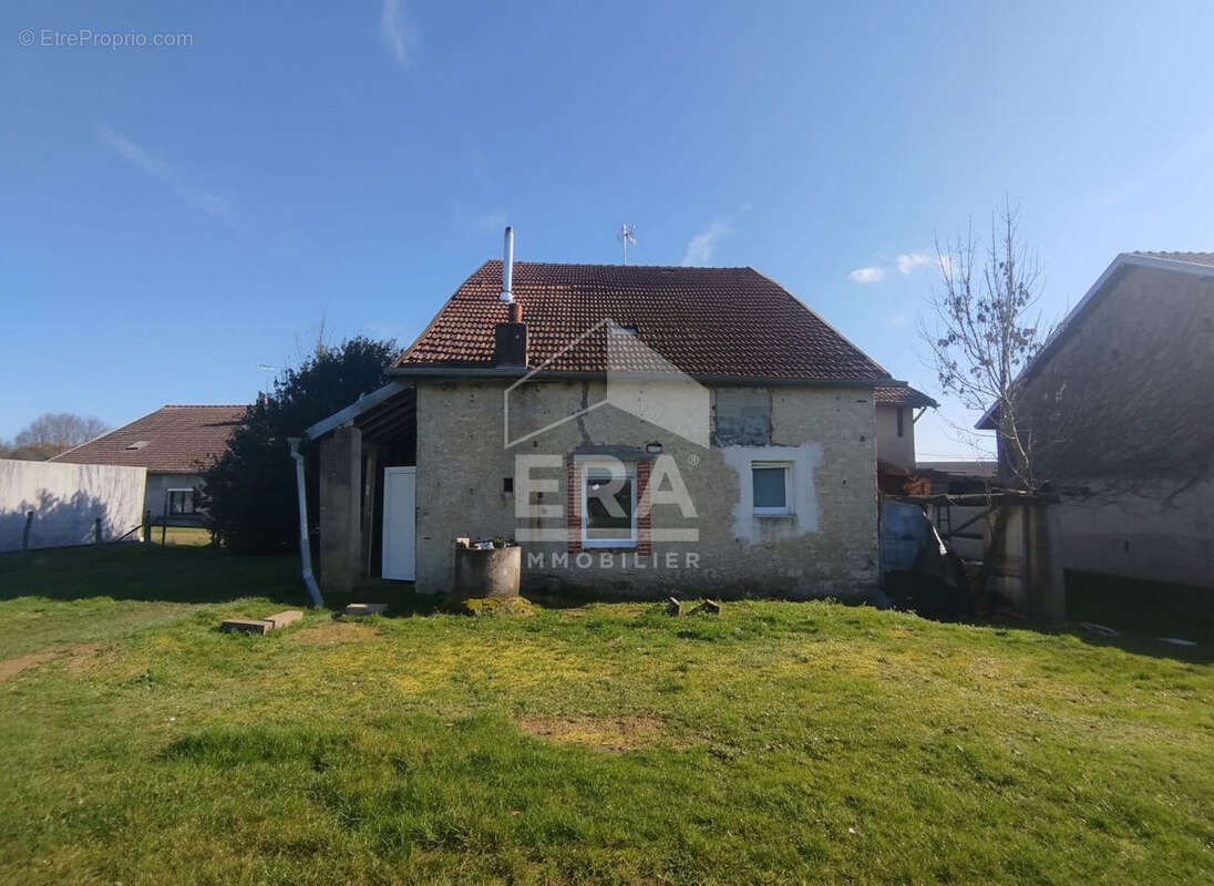 Maison à BRIAUCOURT
