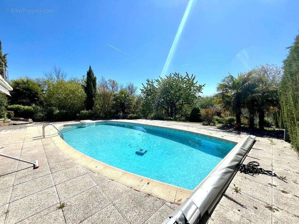 Maison à CRANVES-SALES