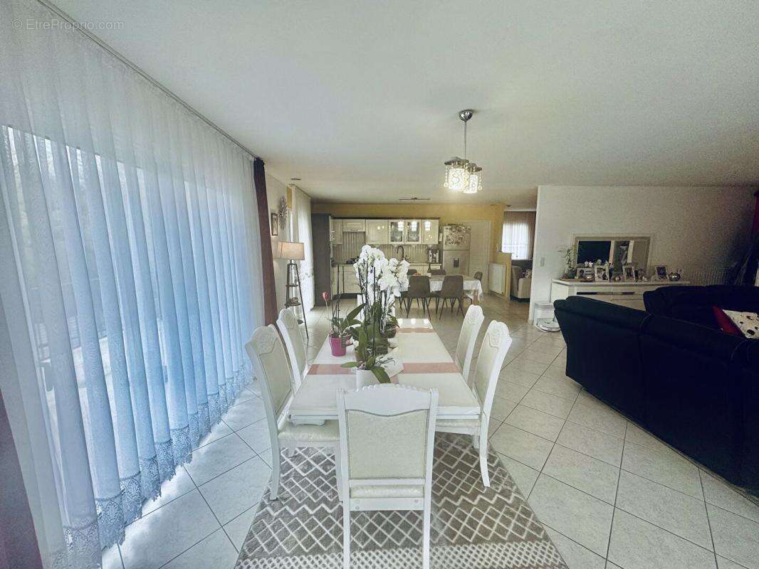 Maison à MORTAGNE-SUR-SEVRE