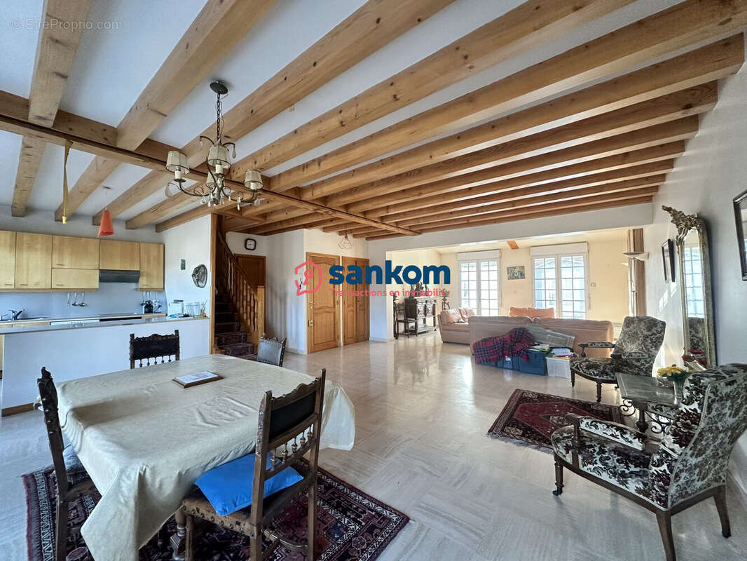 Appartement à LAUSSONNE