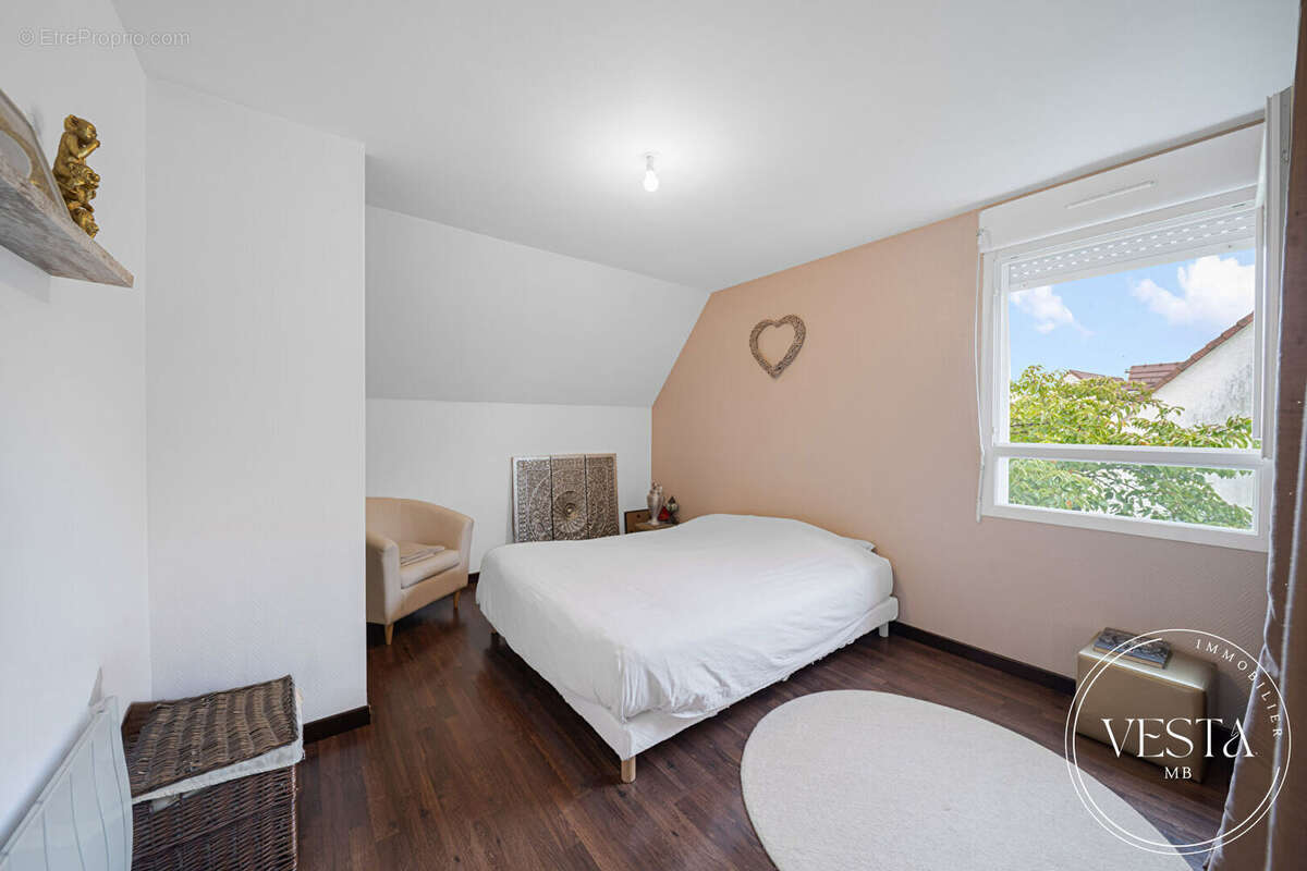 Maison à BELLENEUVE