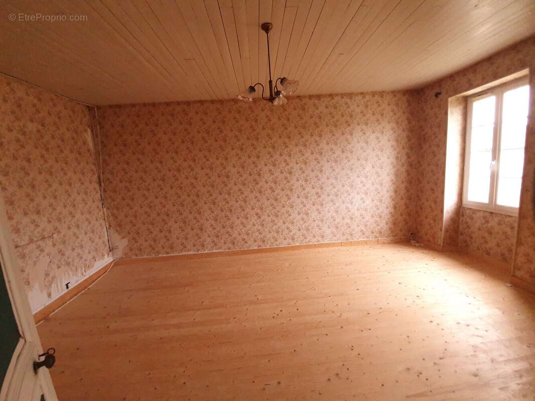 Maison à SAINT-SATURNIN