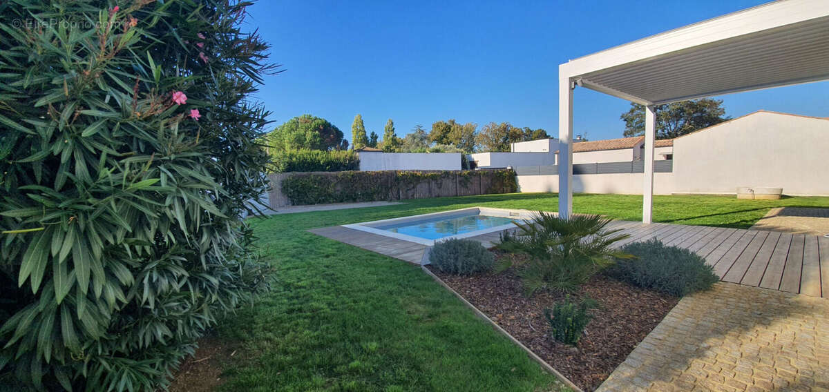 Maison 162m² à saint-laurent-de-la-prée - photo 2