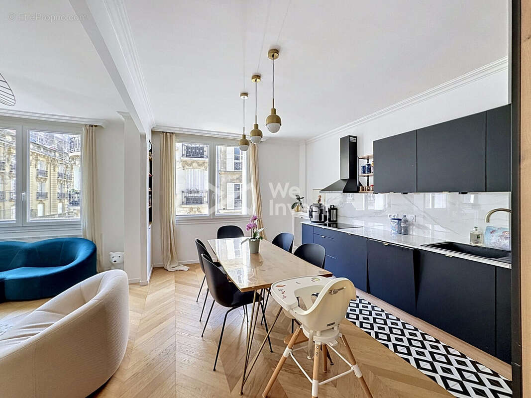 Appartement à PARIS-16E