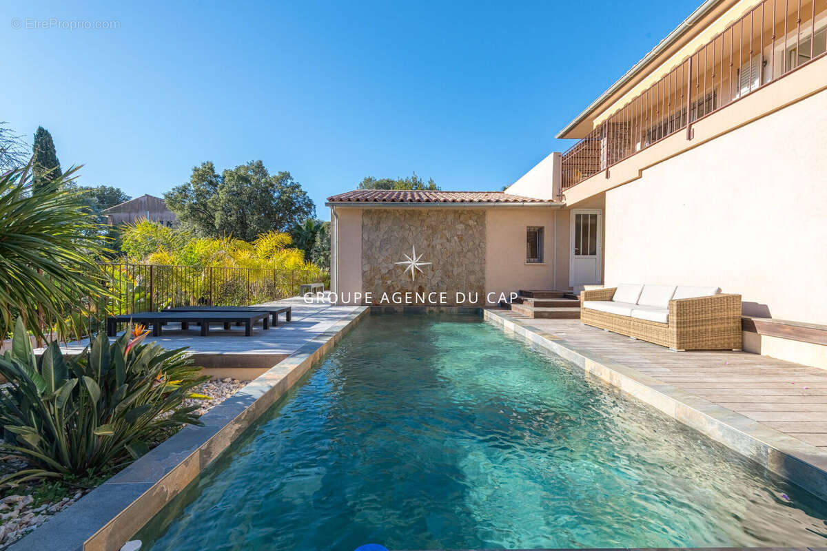 Villa  avec piscine a saint raphael au calme - photo 11