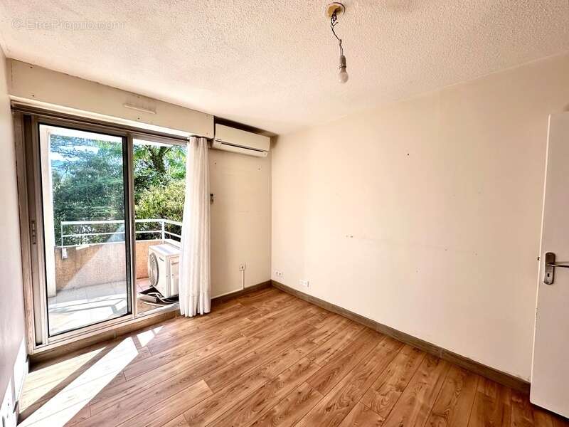 Appartement à MARSEILLE-9E