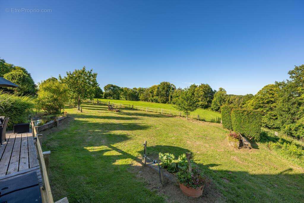 Maison à SAINT-HILAIRE-DU-HARCOUET